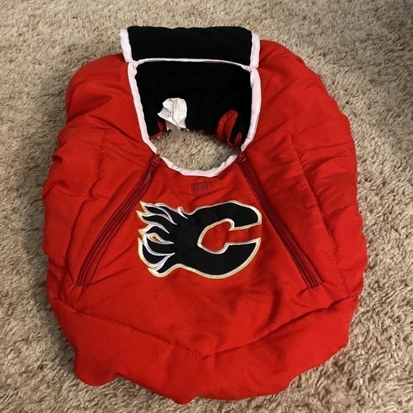 NHL Winter Calgary  Flames Infant Car Seat Cover - Picture 3 of 10